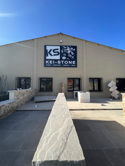 enseigne lumineuse réalisée par webbycom pour Kei-Stone Pertuis